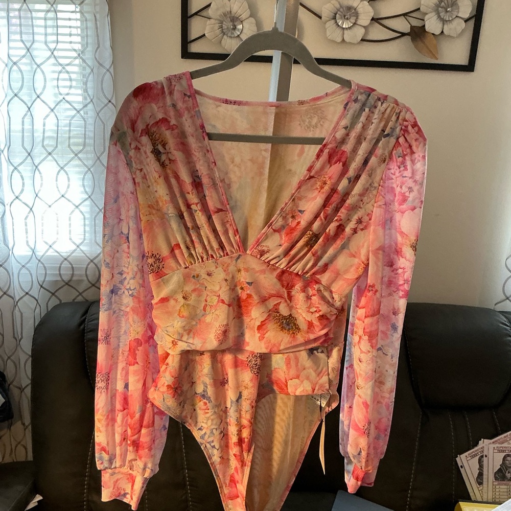 SHEIN Pink Floral V-Neck Long Sleeve Bodysuit